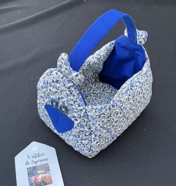 Panier molletonné en forme de poule pour oeufs ou autre
