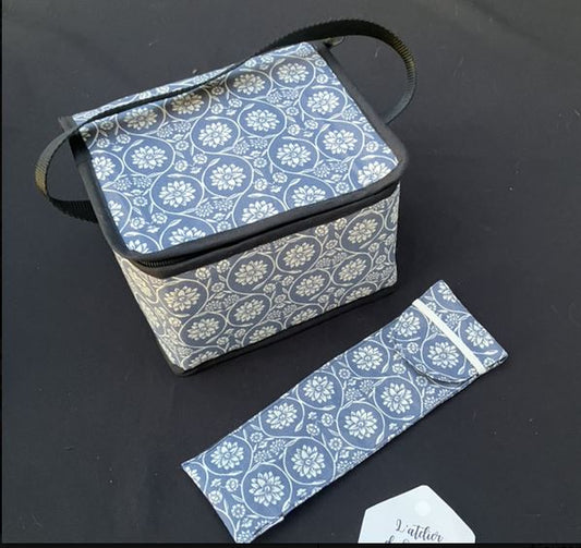 Lunchbag isotherme avec range-couverts imperméable assorti