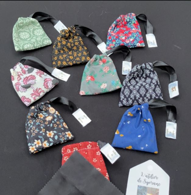 Pochette avec lingette pour lunettes