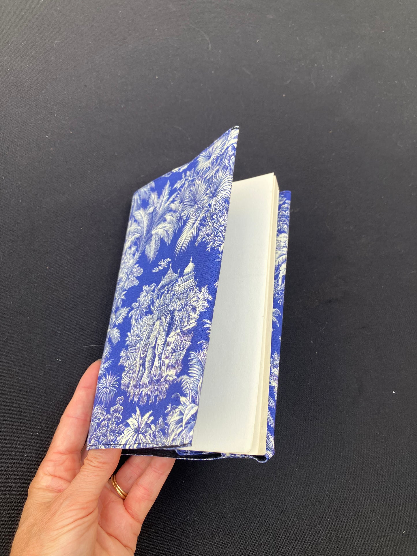 Housse pour livre de poche