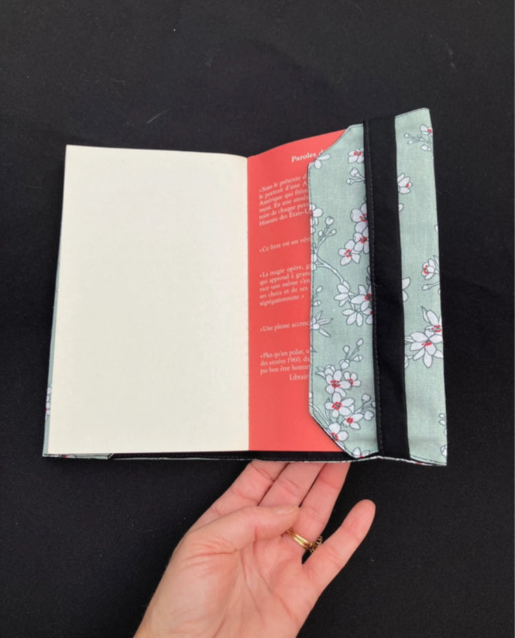 Housse pour livre de poche